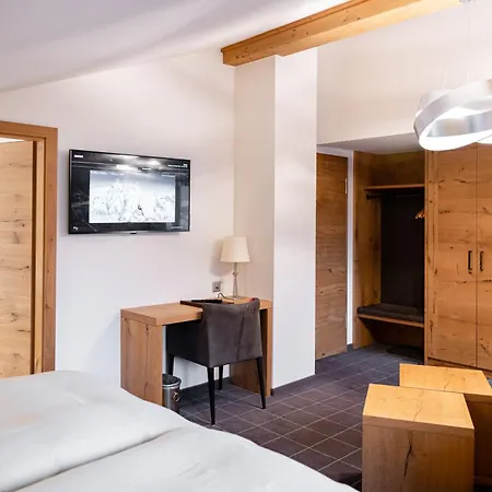 Chesa Valese Hotel Zermatt Exterior photo